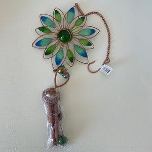 NWT. Flower Wind Chime